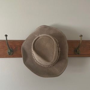 Minnetonka Leather Hat